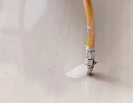 常州市瓷砖空鼓维修公司专业解答在瓷砖铺贴过程中，如果使用的砂料过粗（如全部使用了粗砂），可能会导致以下问题
